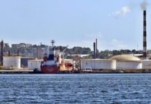 El petróleo a Cuba, el error estratégico de la 4T Arriba a Cuba petrolero con cerca de 86.000 barriles de combustible enviados por México.