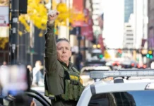 Documentos filtrados revelan la guerra secreta de ICE Comandante táctico de la Patrulla Fronteriza, Gregory Bovino.